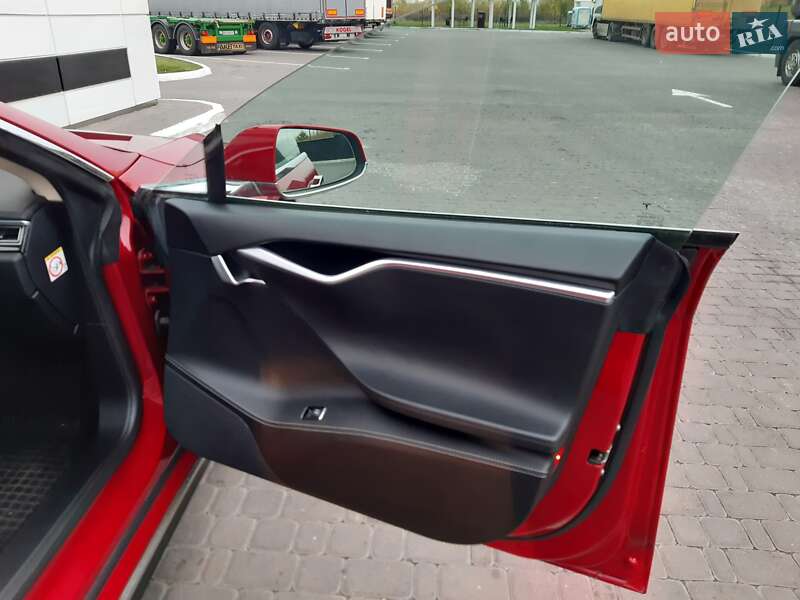 Лифтбек Tesla Model S 2014 в Ровно