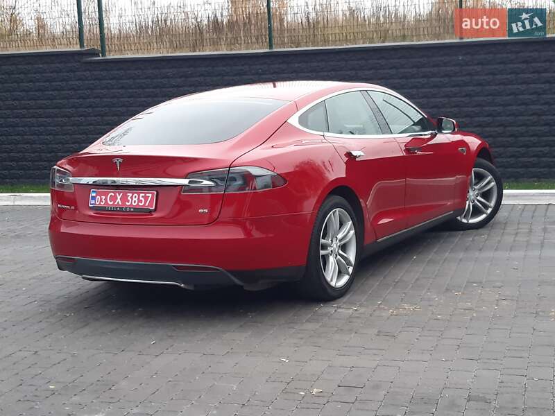 Лифтбек Tesla Model S 2014 в Ровно