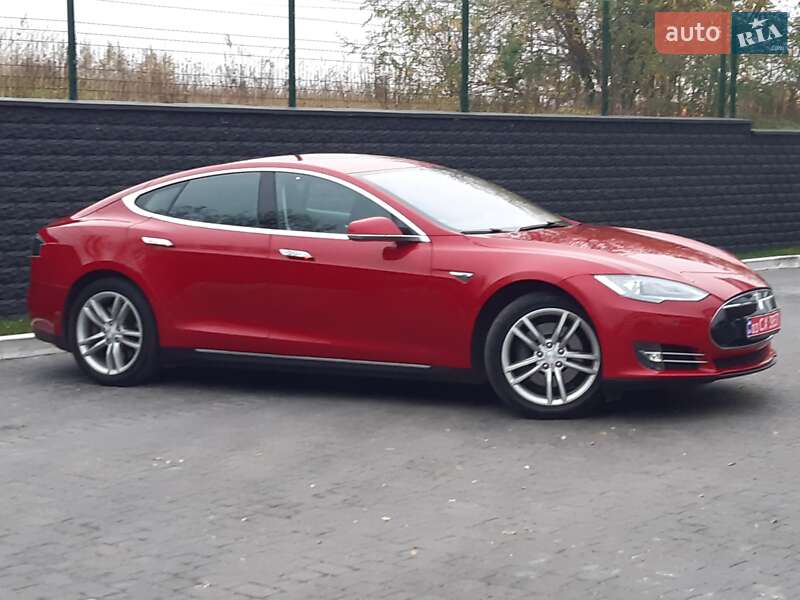 Лифтбек Tesla Model S 2014 в Ровно