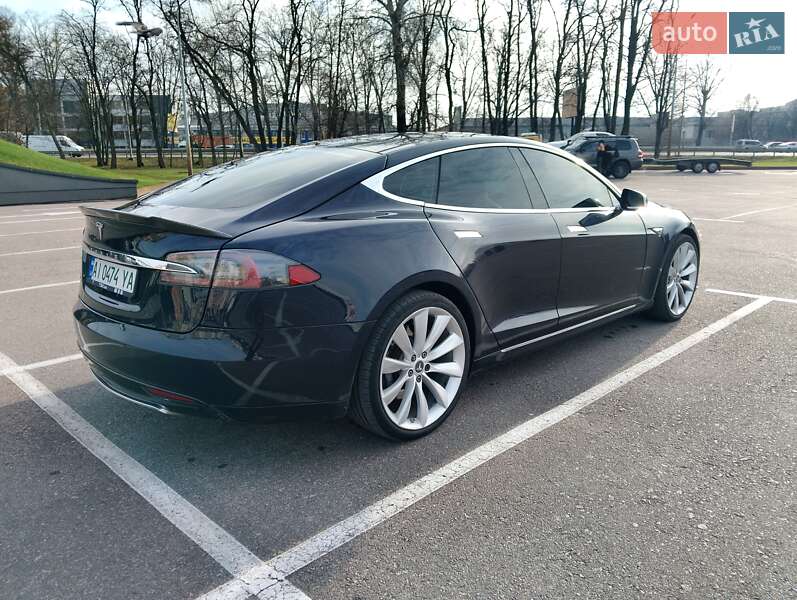 Лифтбек Tesla Model S 2014 в Киеве фото 5 Лифтбек Tesla Model S 2014 в Киеве