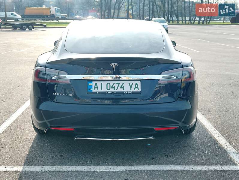 Ліфтбек Tesla Model S 2014 в Києві
