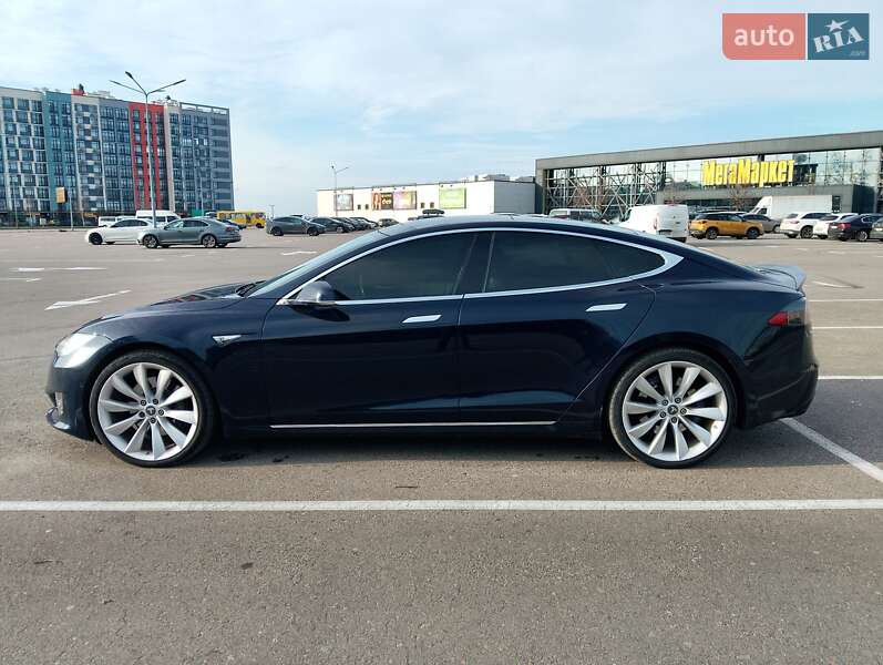 Ліфтбек Tesla Model S 2014 в Києві