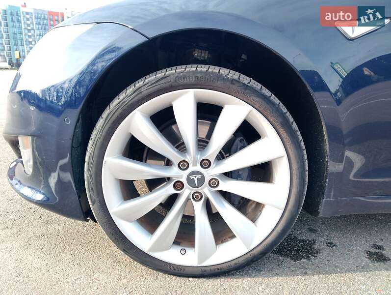 Ліфтбек Tesla Model S 2014 в Києві
