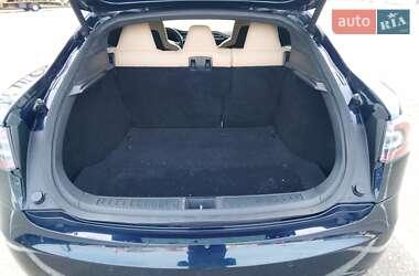 Ліфтбек Tesla Model S 2014 в Києві