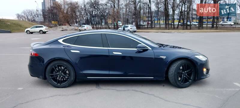 Ліфтбек Tesla Model S 2014 в Києві