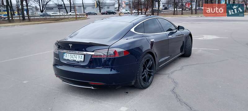 Ліфтбек Tesla Model S 2014 в Києві