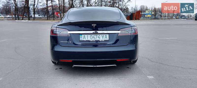 Ліфтбек Tesla Model S 2014 в Києві