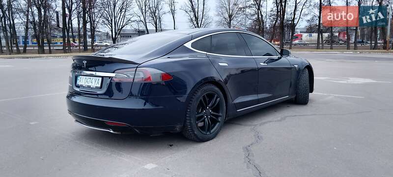 Ліфтбек Tesla Model S 2014 в Києві
