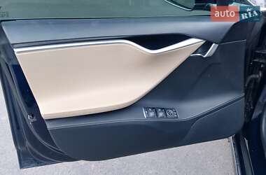 Ліфтбек Tesla Model S 2014 в Києві