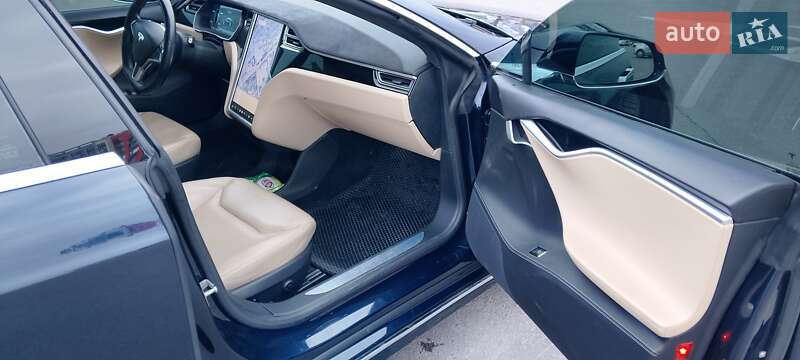 Лифтбек Tesla Model S 2014 в Киеве фото 35 Лифтбек Tesla Model S 2014 в Киеве