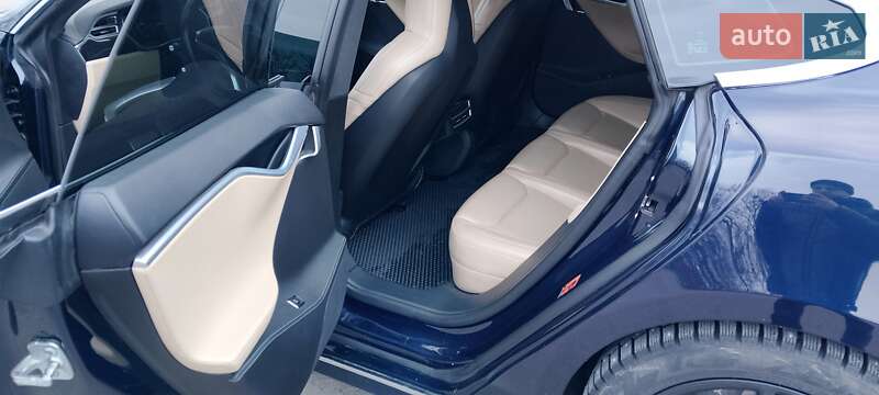Ліфтбек Tesla Model S 2014 в Києві