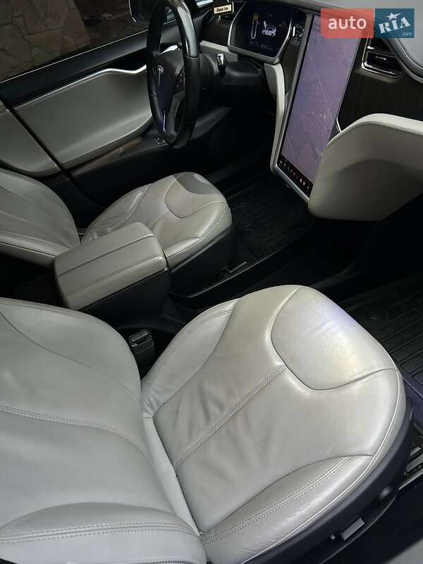 Лифтбек Tesla Model S 2013 в Львове