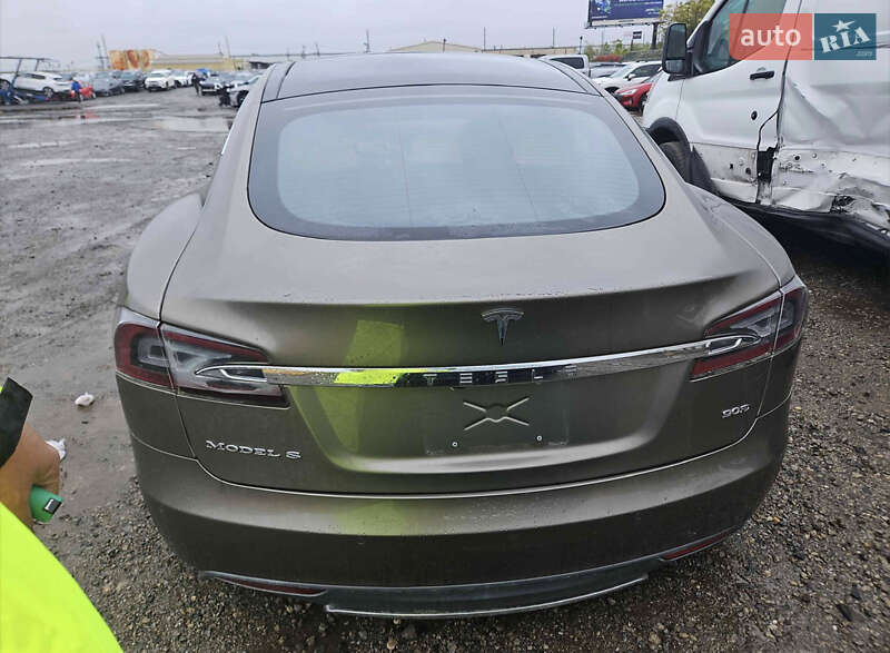 Tesla Model S 2015 Tesla Model S 2015