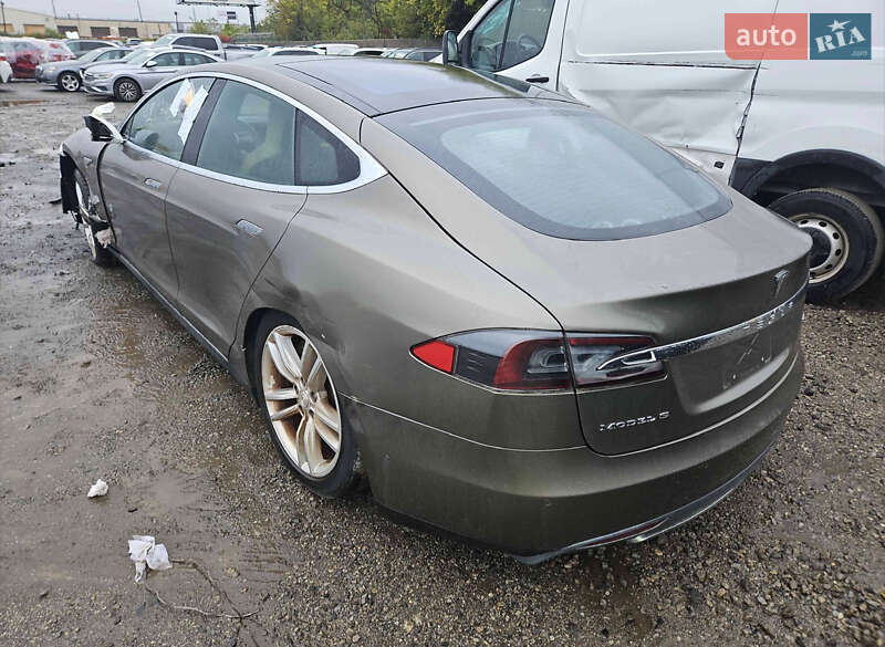 Лифтбек Tesla Model S 2015 в Одессе фото 3 Лифтбек Tesla Model S 2015 в Одессе