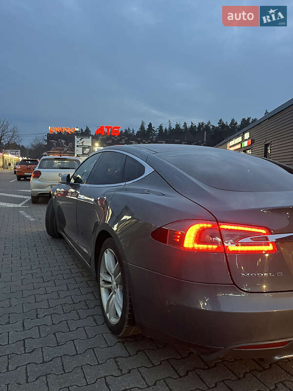 Лифтбек Tesla Model S 2014 в Житомире фото 3 Лифтбек Tesla Model S 2014 в Житомире