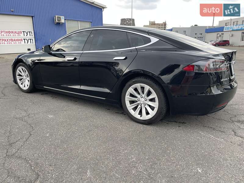 Лифтбек Tesla Model S 2016 в Киеве фото 13 Лифтбек Tesla Model S 2016 в Киеве
