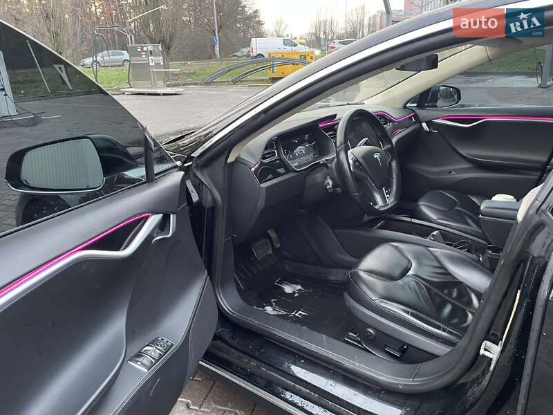 Лифтбек Tesla Model S 2014 в Киеве