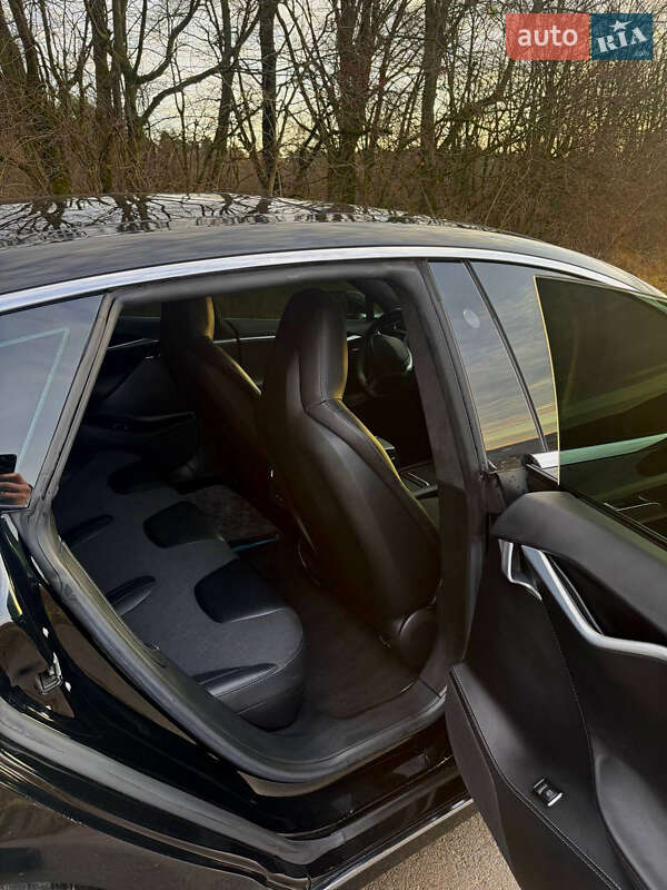 Лифтбек Tesla Model S 2016 в Львове фото 7 Лифтбек Tesla Model S 2016 в Львове