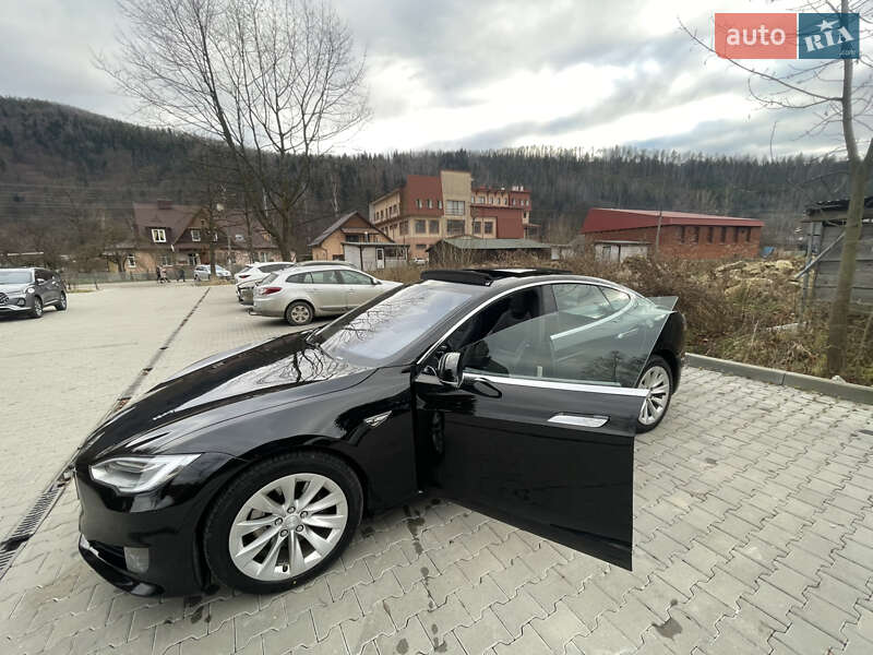 Лифтбек Tesla Model S 2016 в Яремче фото 12 Лифтбек Tesla Model S 2016 в Яремче