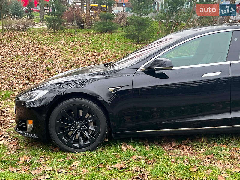 Лифтбек Tesla Model S 2019 в Киеве фото 12 Лифтбек Tesla Model S 2019 в Киеве