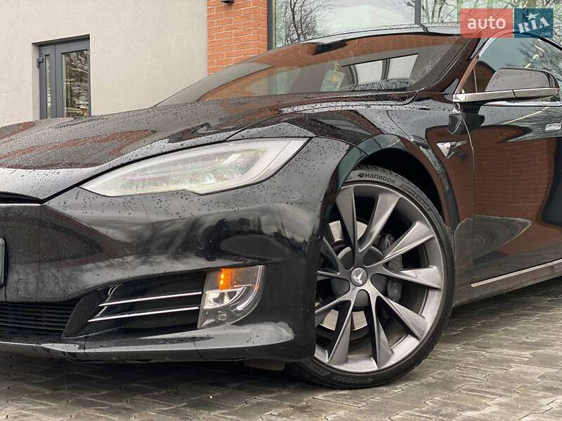Лифтбек Tesla Model S 2019 в Киеве