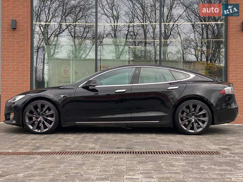 Лифтбек Tesla Model S 2019 в Киеве