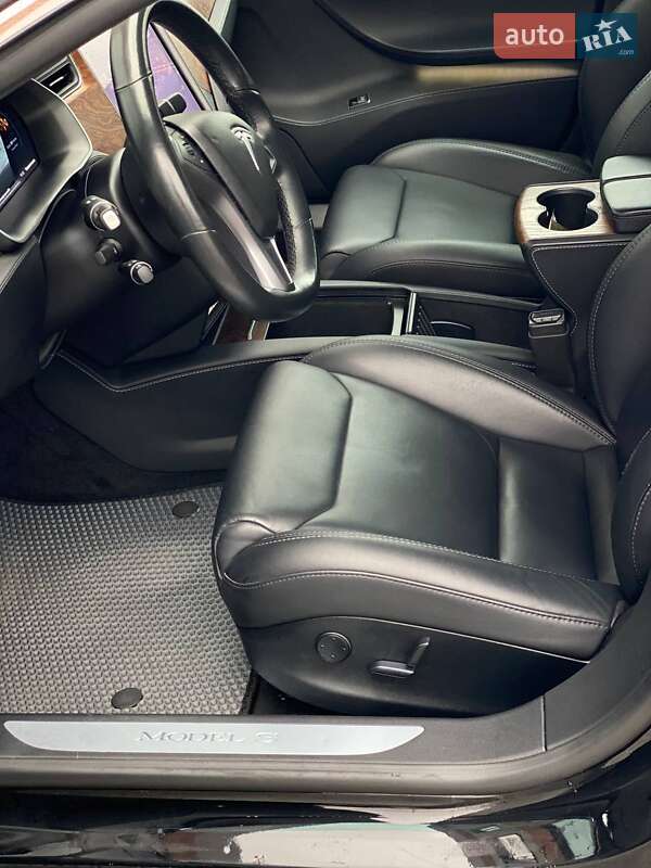 Лифтбек Tesla Model S 2019 в Киеве