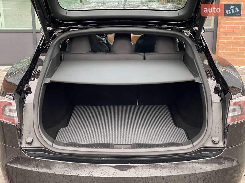Лифтбек Tesla Model S 2019 в Киеве