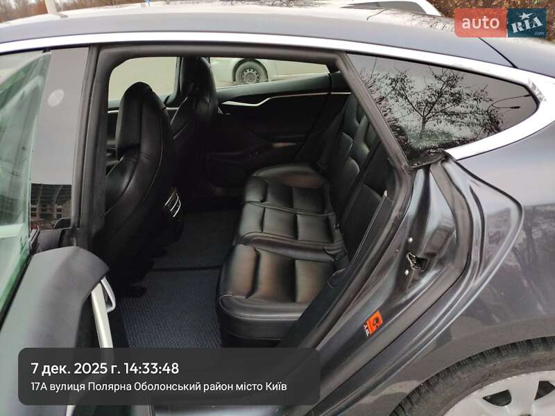 Лифтбек Tesla Model S 2018 в Киеве фото 43 Лифтбек Tesla Model S 2018 в Киеве