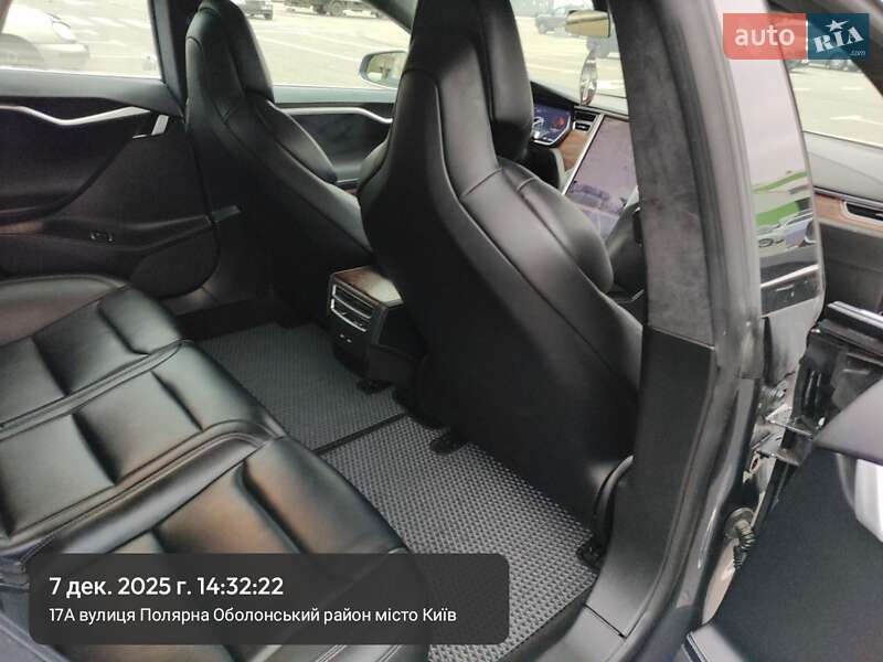 Лифтбек Tesla Model S 2018 в Киеве фото 10 Лифтбек Tesla Model S 2018 в Киеве