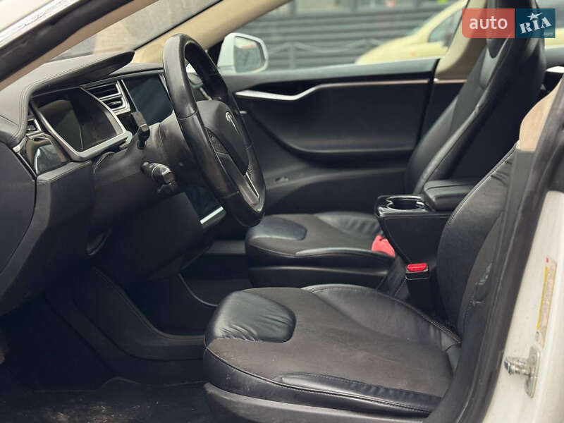 Лифтбек Tesla Model S 2014 в Львове фото 5 Лифтбек Tesla Model S 2014 в Львове