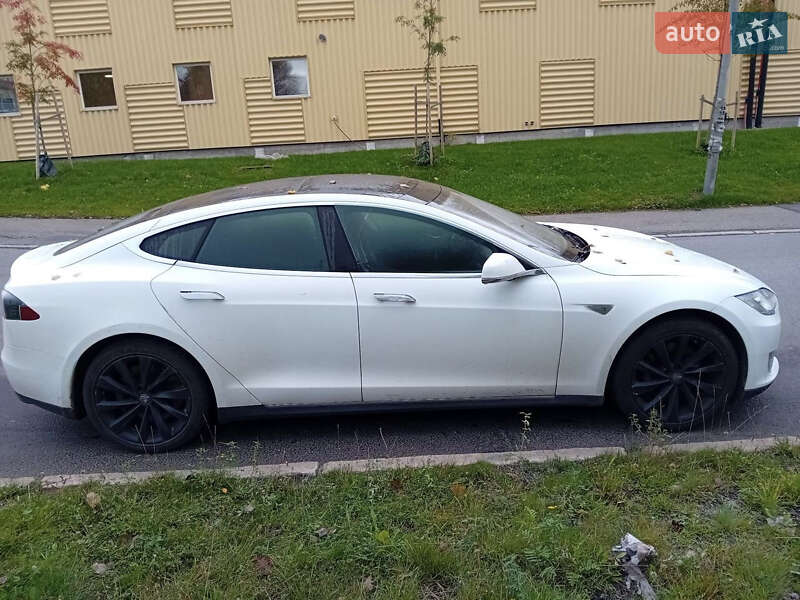 Лифтбек Tesla Model S 2014 в Львове фото 27 Лифтбек Tesla Model S 2014 в Львове