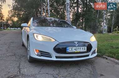 Лифтбек Tesla Model S 2016 в Черновцах