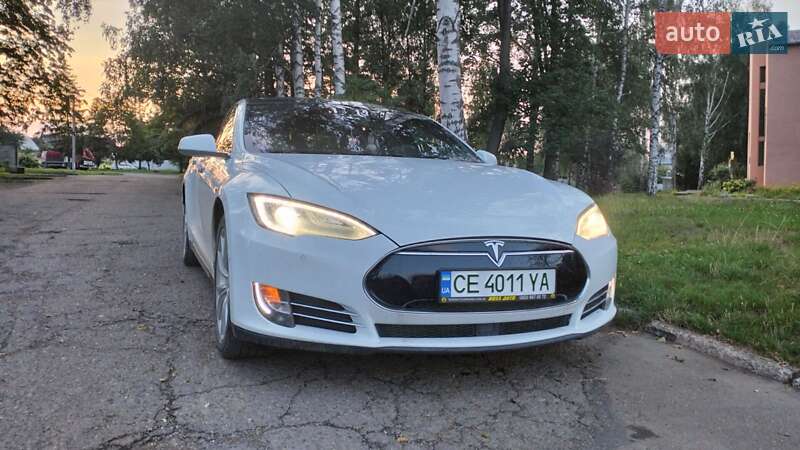 Ліфтбек Tesla Model S 2016 в Чернівцях фото Ліфтбек Tesla Model S 2016 в Чернівцях