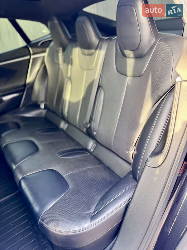 Лифтбек Tesla Model S 2017 в Ровно фото 25 Лифтбек Tesla Model S 2017 в Ровно