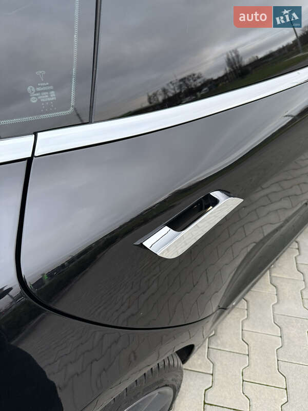 Лифтбек Tesla Model S 2017 в Харькове