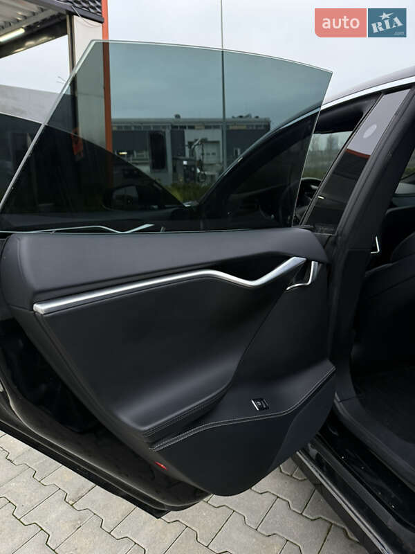 Лифтбек Tesla Model S 2017 в Харькове