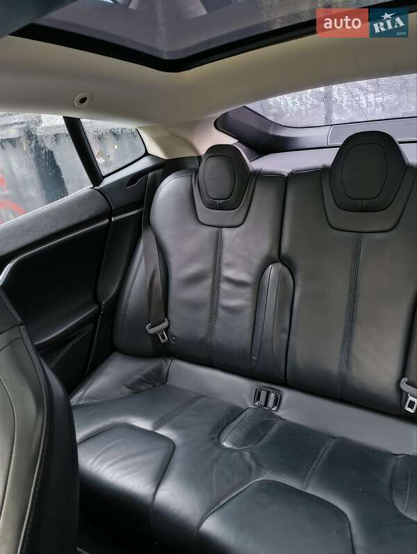 Лифтбек Tesla Model S 2014 в Киеве