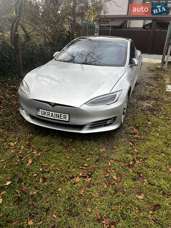 Tesla Model S 2017