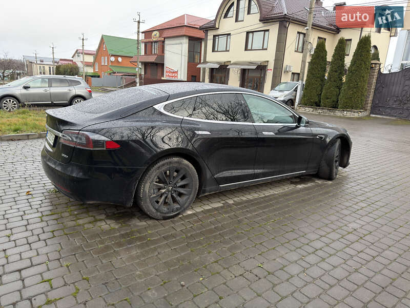 Лифтбек Tesla Model S 2017 в Хмельницком