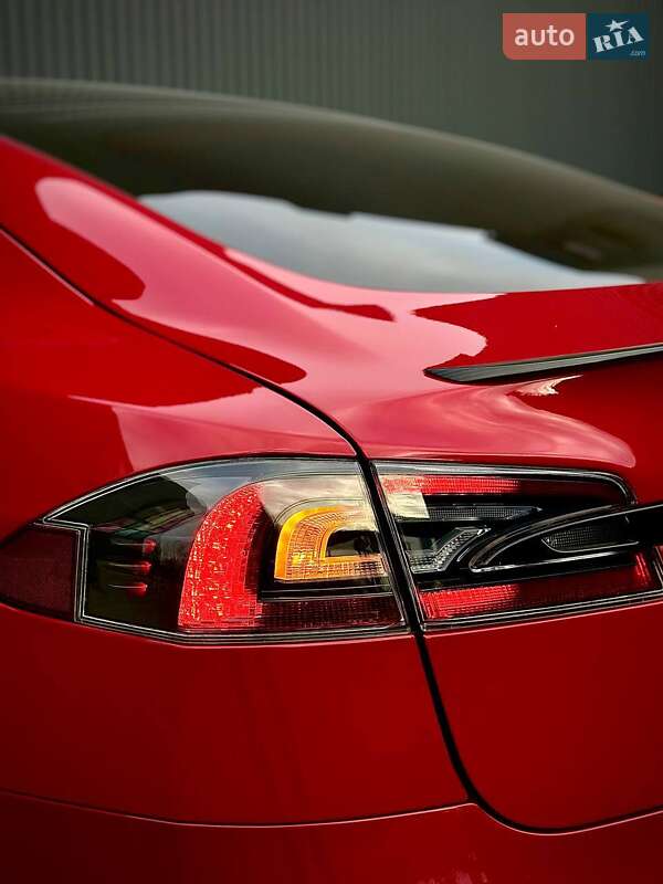 Лифтбек Tesla Model S 2020 в Харькове