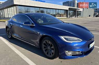 Лифтбек Tesla Model S 2017 в Киеве