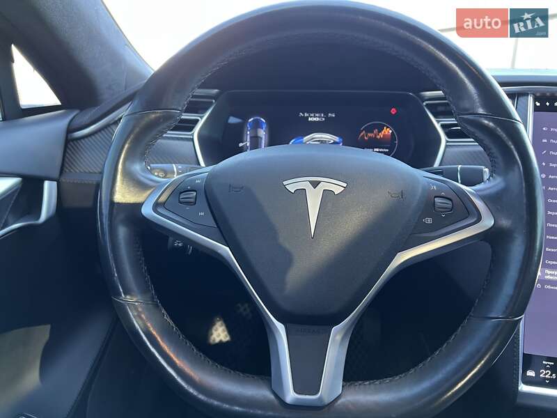 Лифтбек Tesla Model S 2017 в Киеве