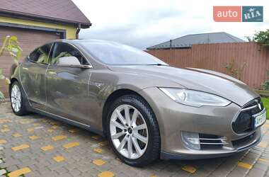Ліфтбек Tesla Model S 2015 в Житомирі