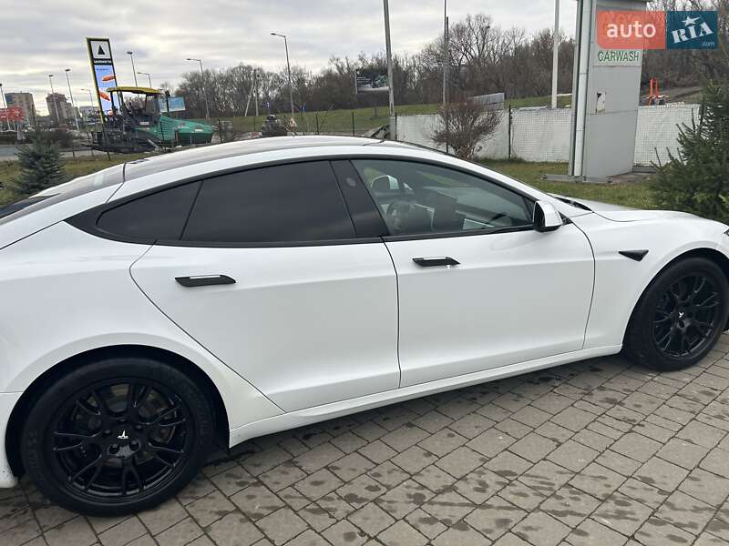 Ліфтбек Tesla Model S 2022 в Івано-Франківську