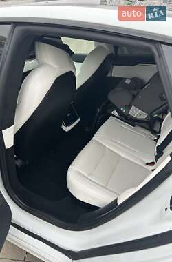 Лифтбек Tesla Model S 2022 в Ивано-Франковске