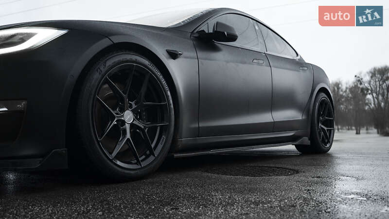 Лифтбек Tesla Model S 2021 в Киеве фото 3 Лифтбек Tesla Model S 2021 в Киеве