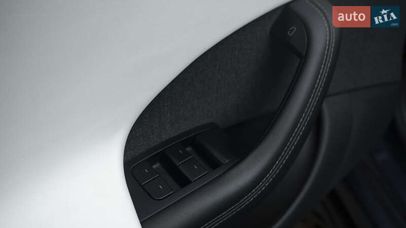 Лифтбек Tesla Model S 2021 в Киеве фото 37 Лифтбек Tesla Model S 2021 в Киеве