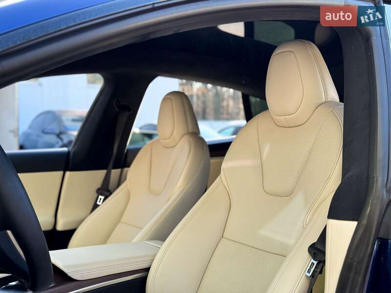 Лифтбек Tesla Model S 2022 в Киеве