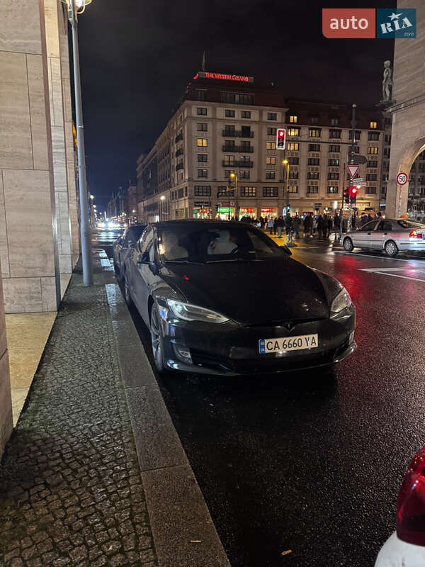 Лифтбек Tesla Model S 2017 в Киеве фото 41 Лифтбек Tesla Model S 2017 в Киеве